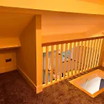 Potters Loft, Centre, Parking, Access *